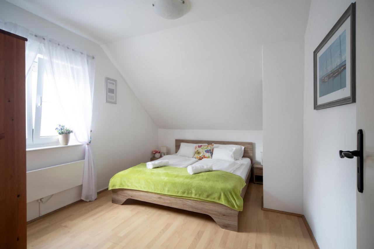 Oliva 8 fős Balatoni Nyaraló Balatonakarattya Exterior foto