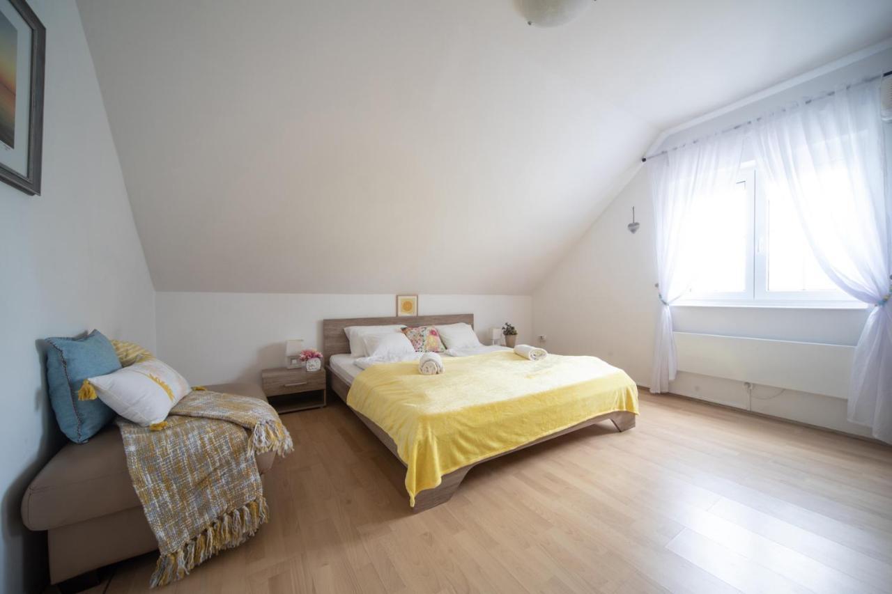 Oliva 8 fős Balatoni Nyaraló Balatonakarattya Exterior foto